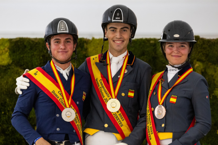  Javier Guillén, campeón de España en la categoría de jóvenes jinetes en doma clásica 